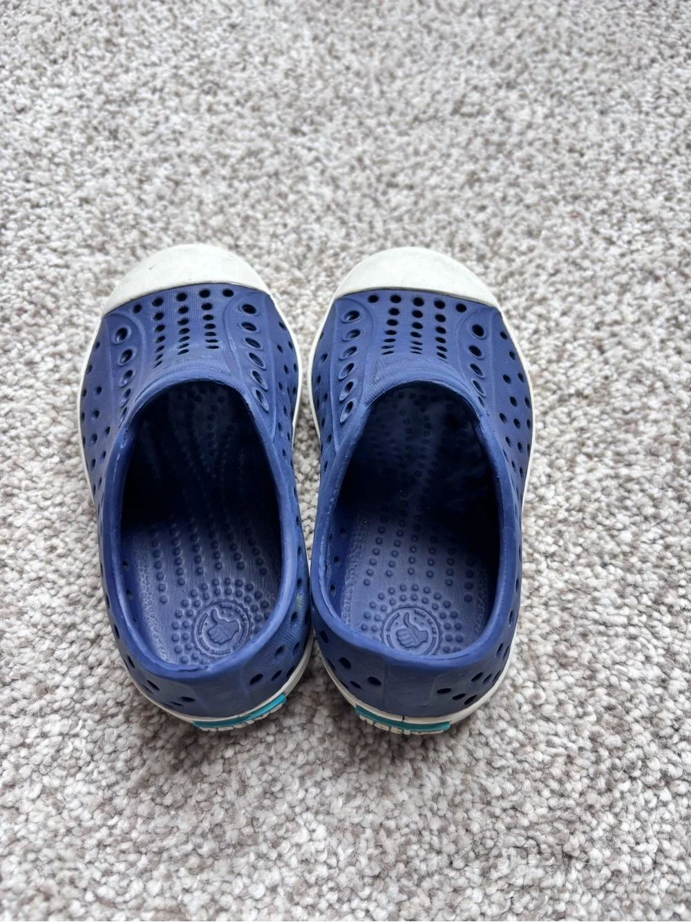 Native Jefferson navy sandals